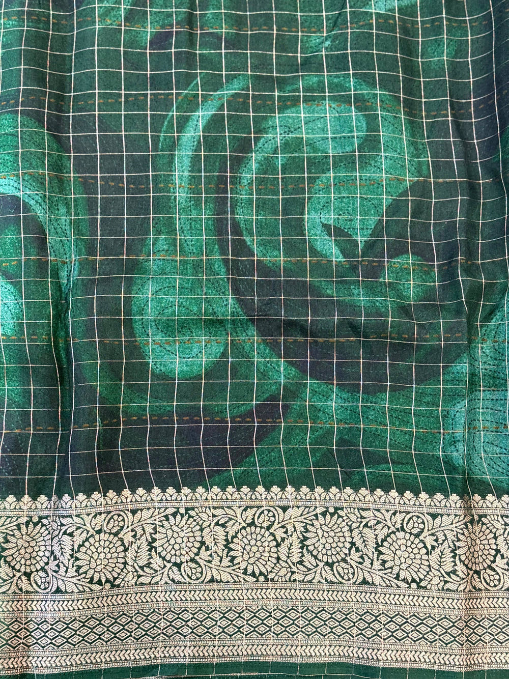 Opulent Pure Viscose Dola Check Saree


