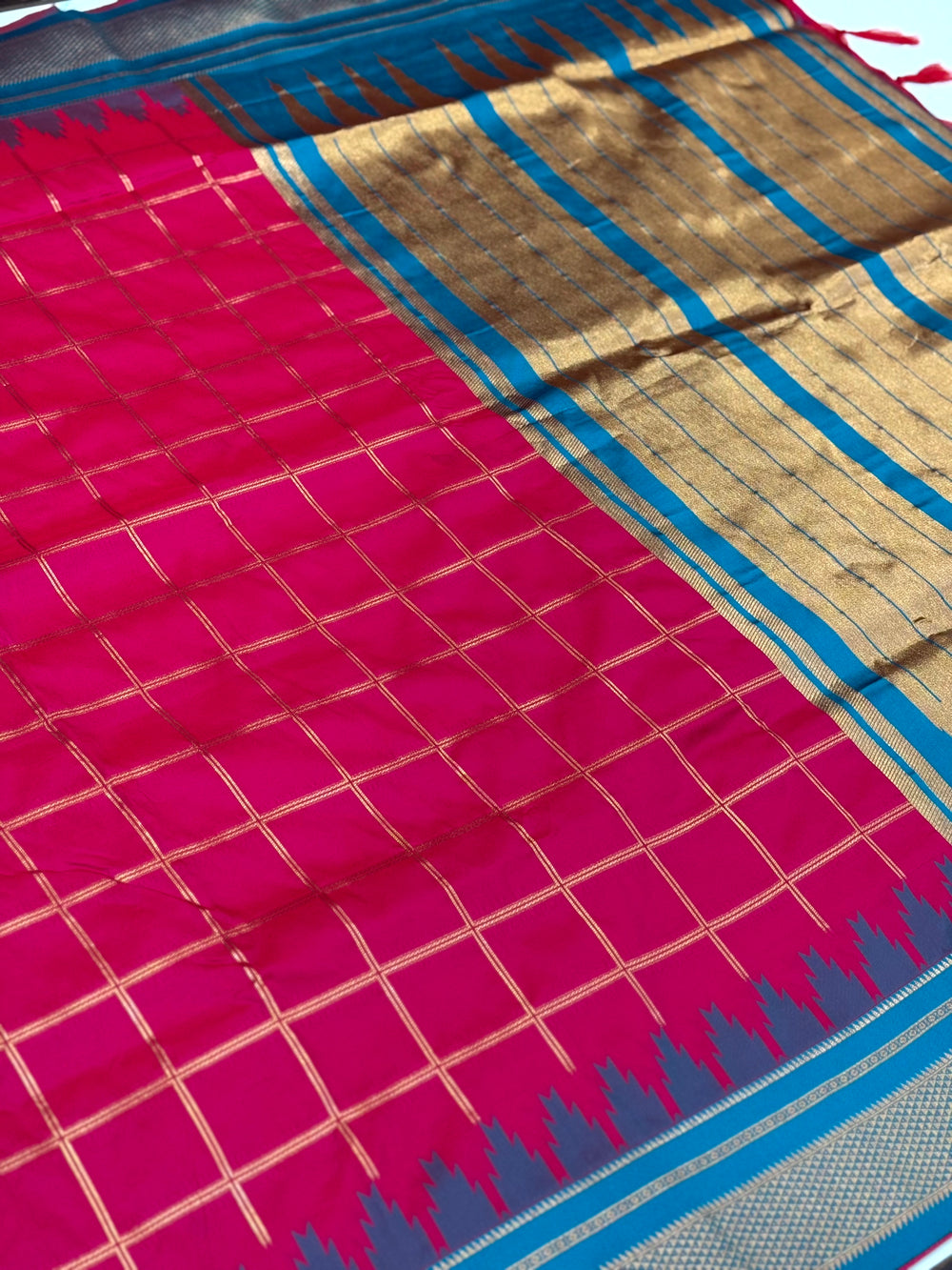 Opulent Dual Tone Gold Zari Saree