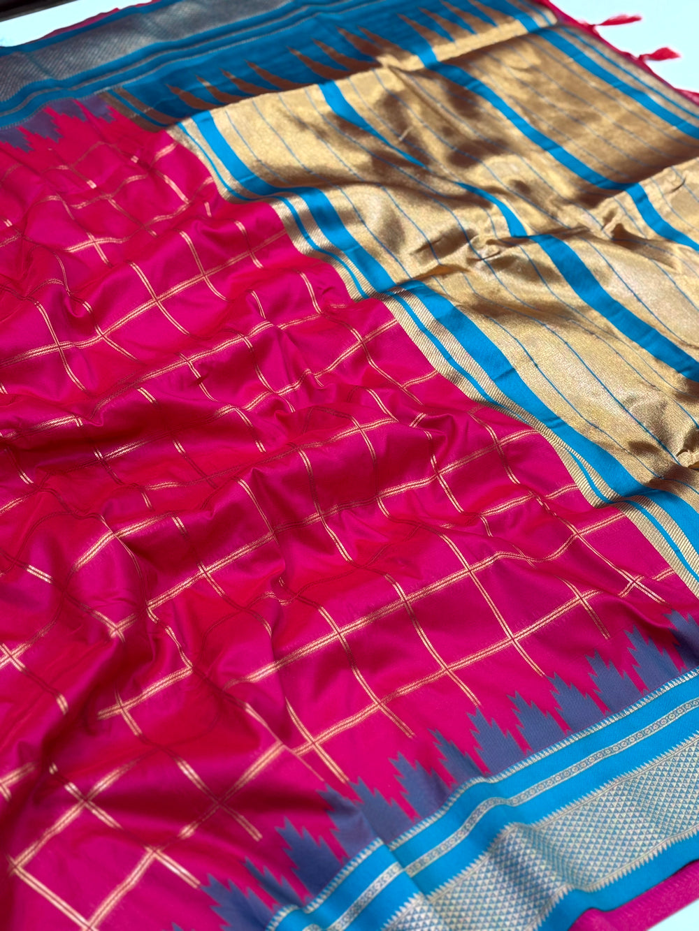 Opulent Dual Tone Gold Zari Saree