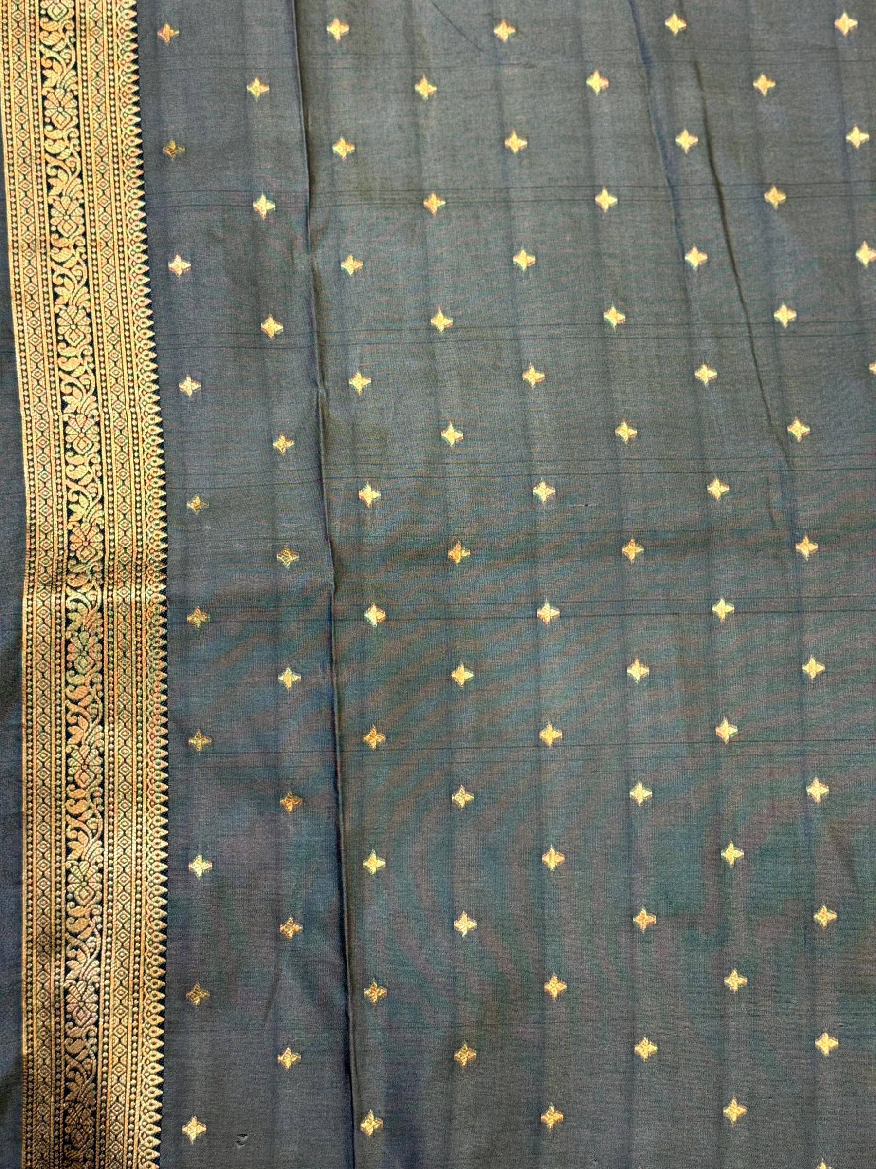 Royal Dual Tone Gold Zari Saree