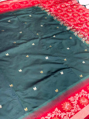 Radiant Green Gadwal Pattu Saree


