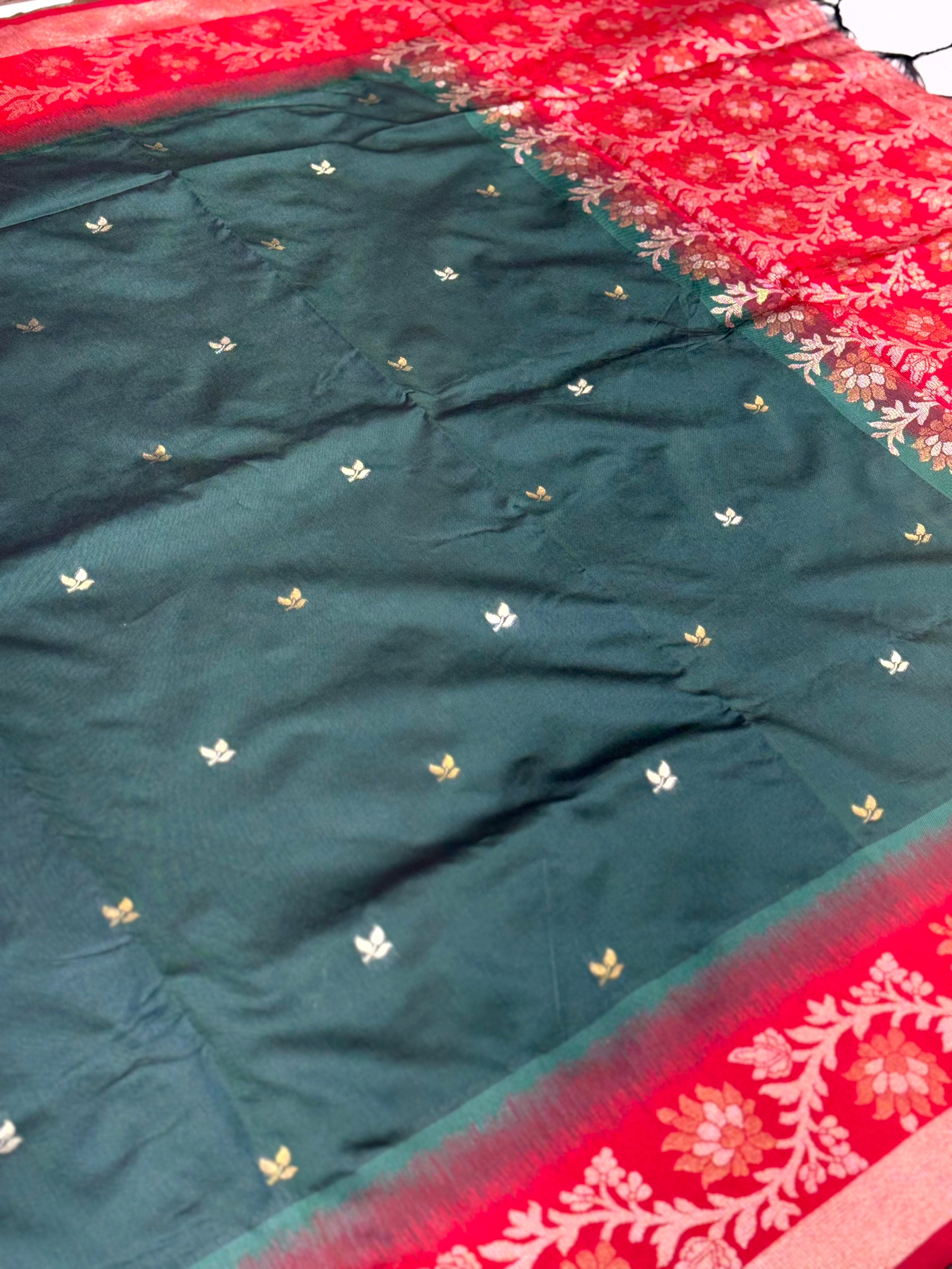 Radiant Green Gadwal Pattu Saree


