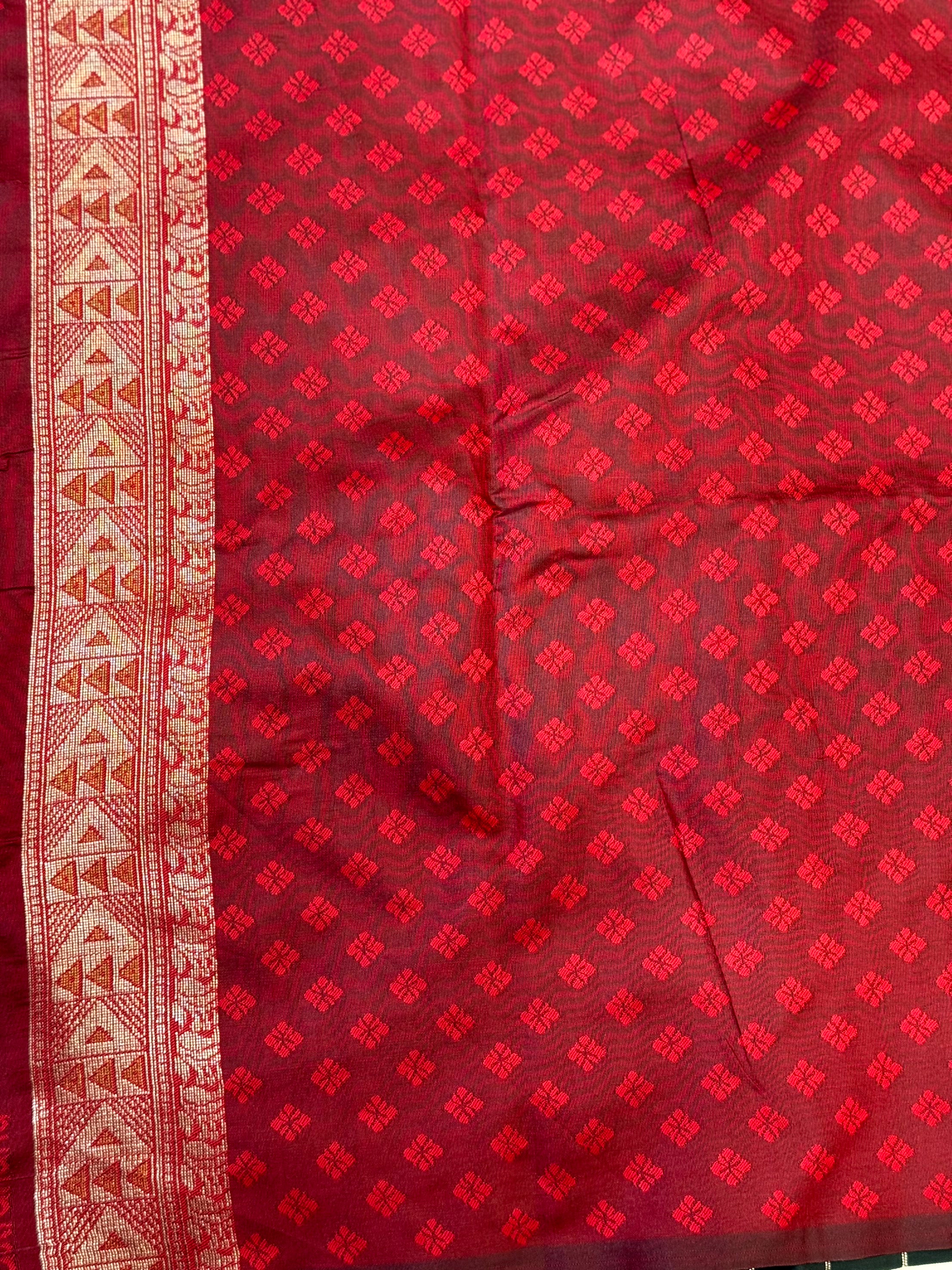 Radiant Green Gadwal Pattu Saree


