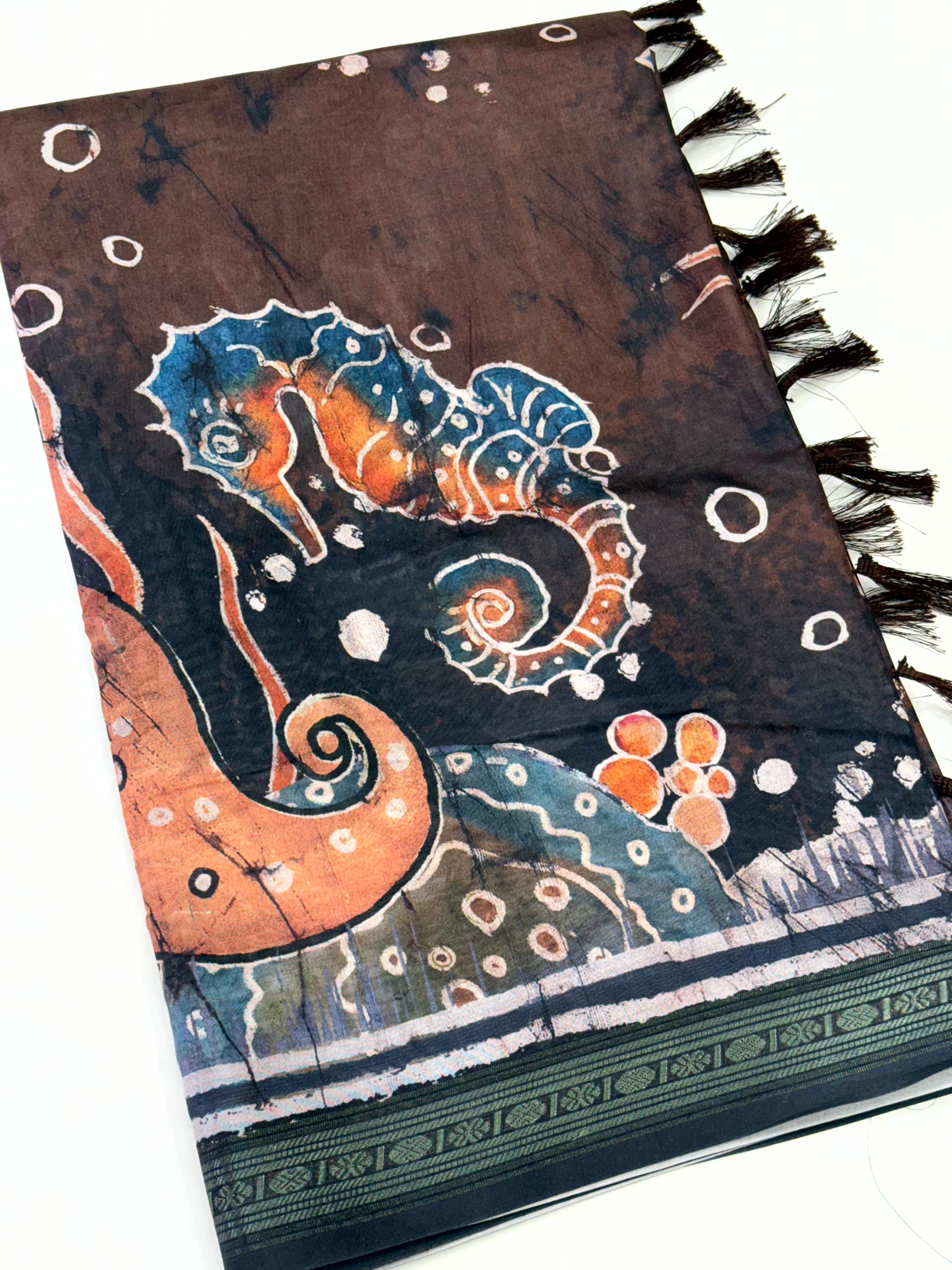 Graceful Gold Zari Digital Silk Saree