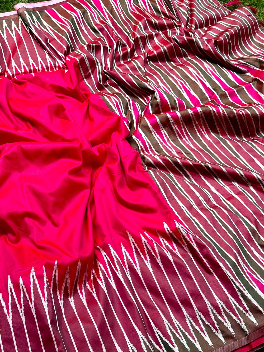 Pink Soft Silk Ikkat Zari Weaving Saree