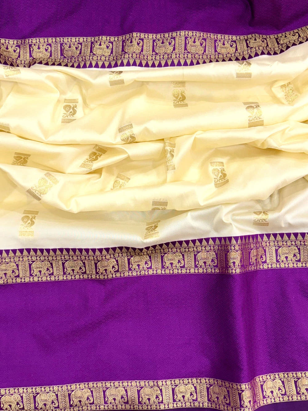 White Gadhwal Pure Soft Silk Saree