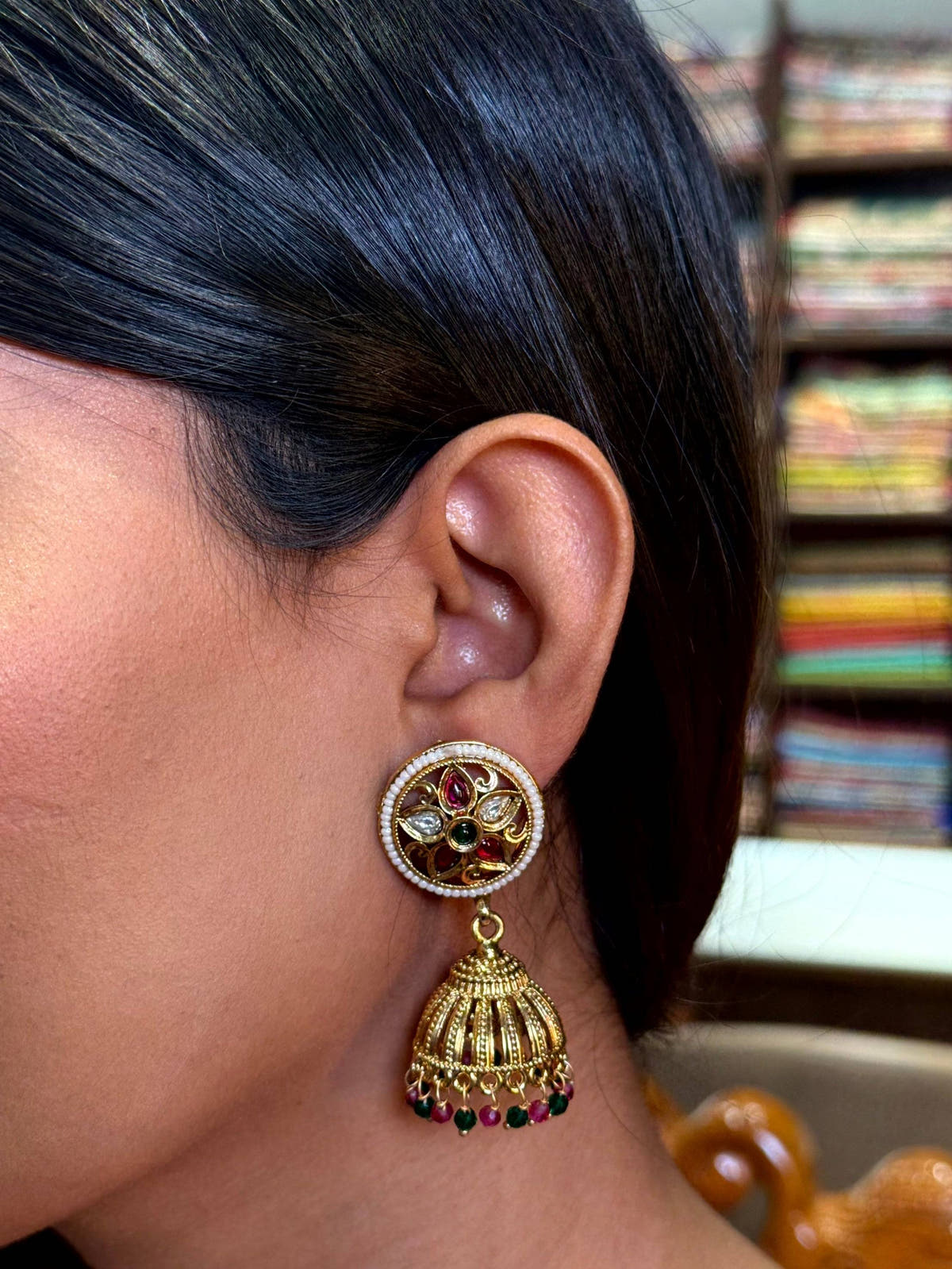 Splendid Gold Jhumka Earrings


