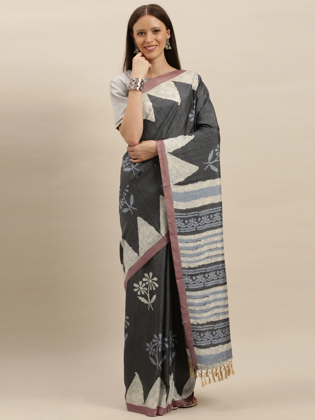  Charcoal Grey & Off-White Colour Bagru Printed Linen Saree