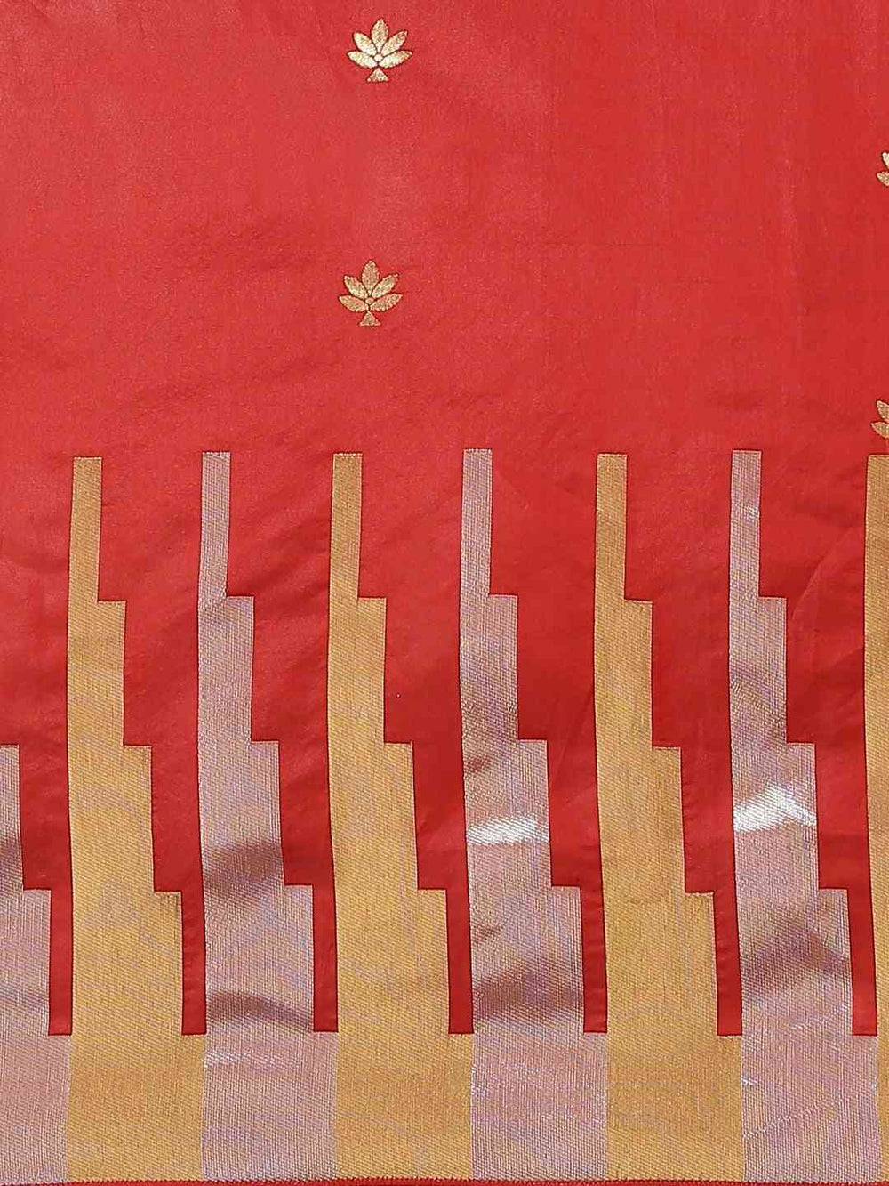 Stylish Red Colour Ethnic Motifs Zari Banarasi Silk Saree
