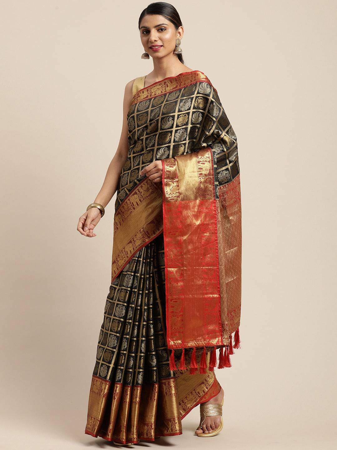  Banarasi Pattu Zari Motifs Festive Wear Saree