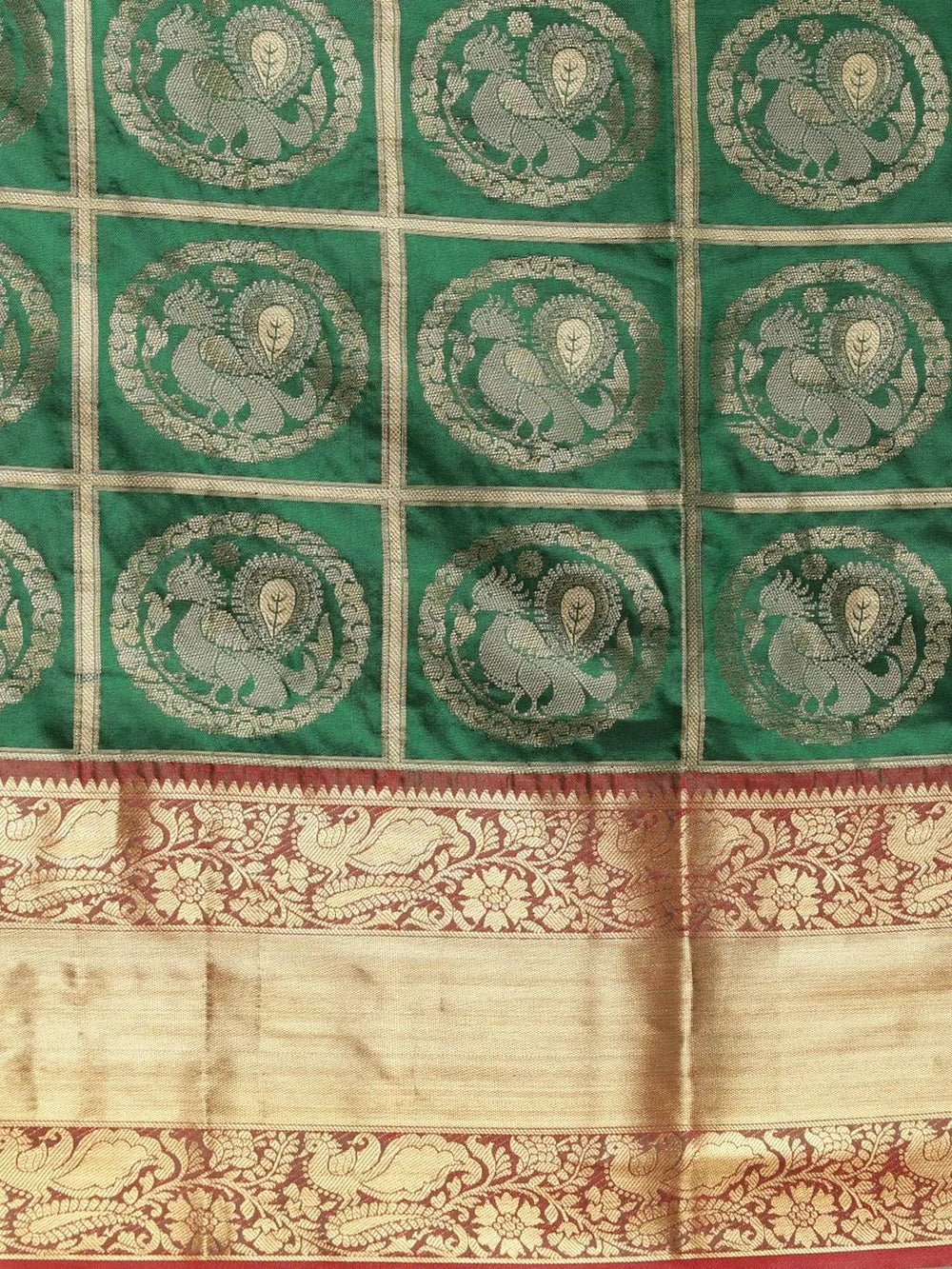  Banarasi Pattu Zari Motifs Festive Wear Saree
