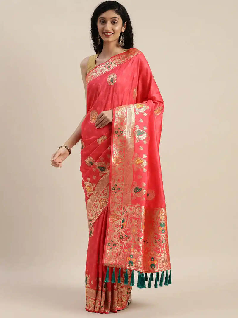 Kanjivaram Gajari Colour Ethnic Motifs Silk Saree