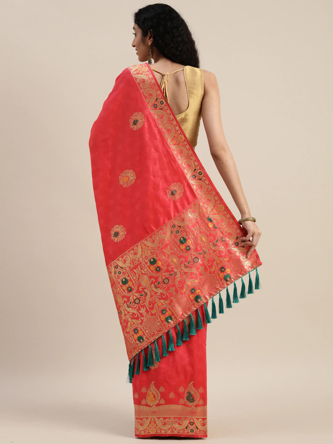 Stylish Kanjivaram Gajari Colour Ethnic Motifs Silk Saree
