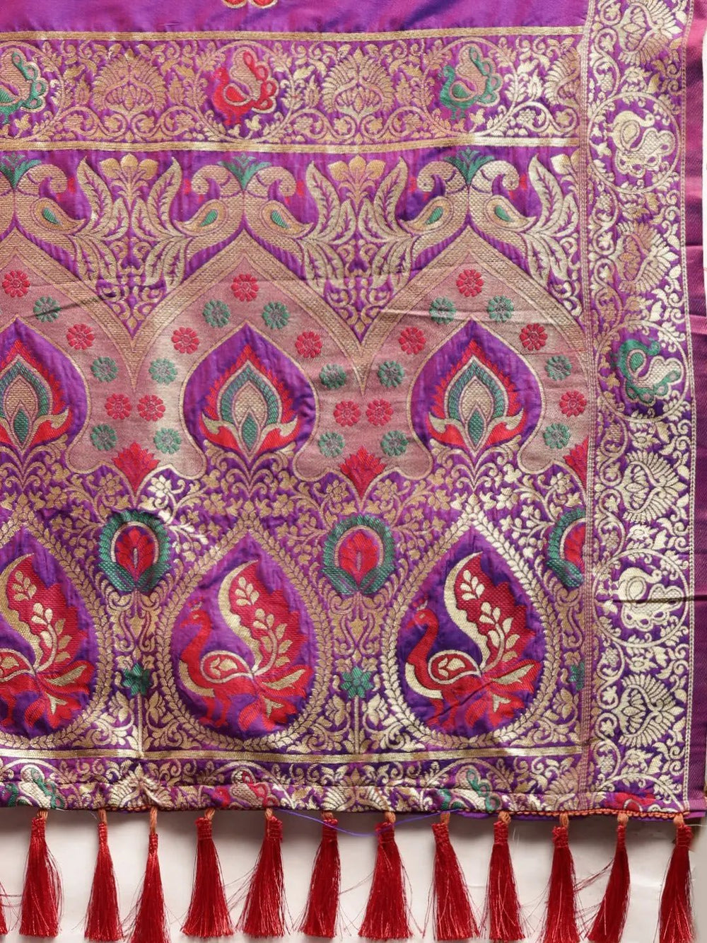  Silk Blend Woven Design Kanjeevaram Saree