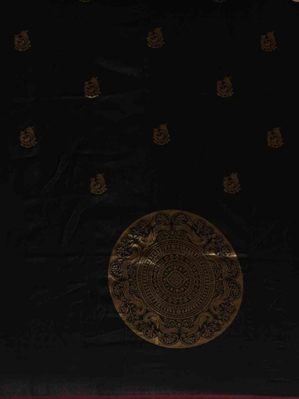 Lastest Banarasi Silk Saree With Zari weaving