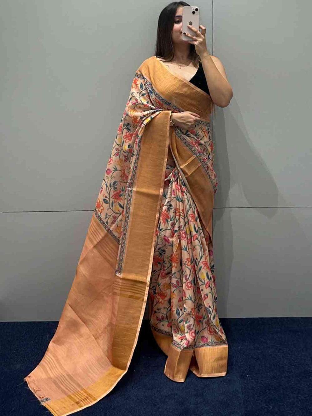 Elegant Floral Linen Saree with Zari Borders and Pallu
