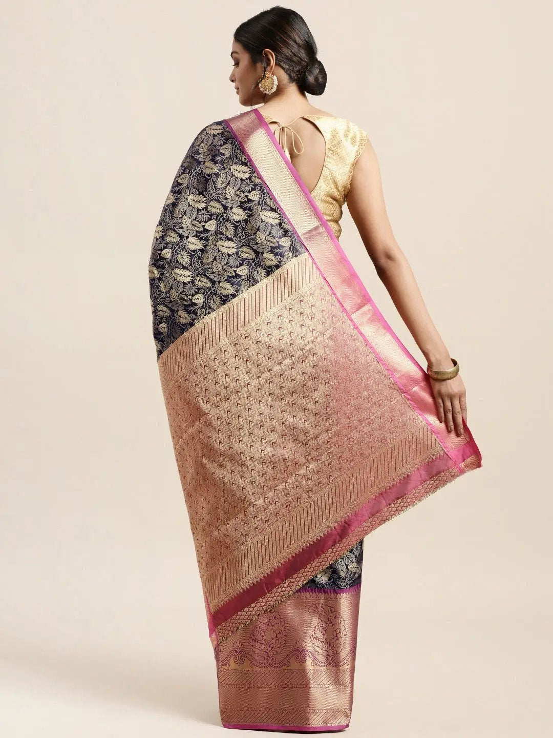 Stylish Kanjivaram Silk Saree Woven Design With Zari Work