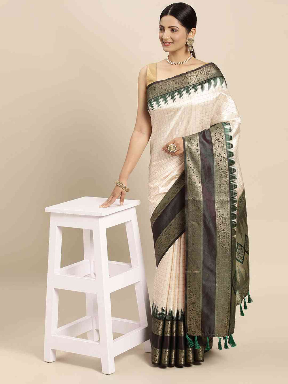  Banarasi Silk Gadwal Pattu Saree With Zari weaving