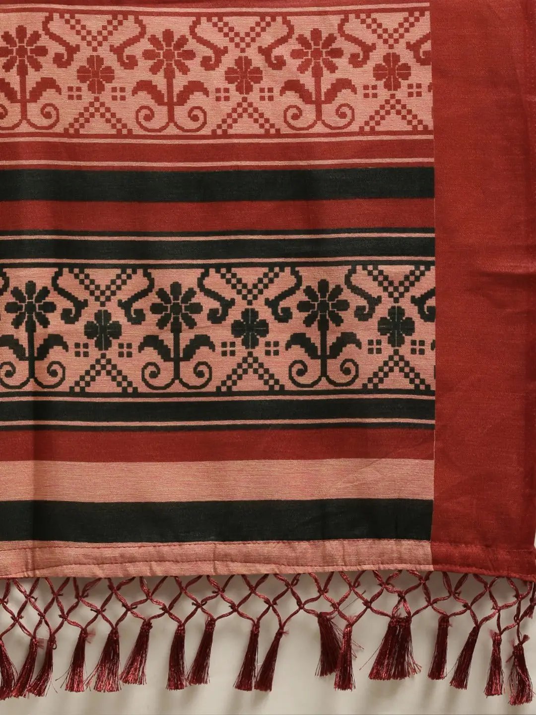 Stylish Gajari Colour Silk Saree With Solid Floral Print