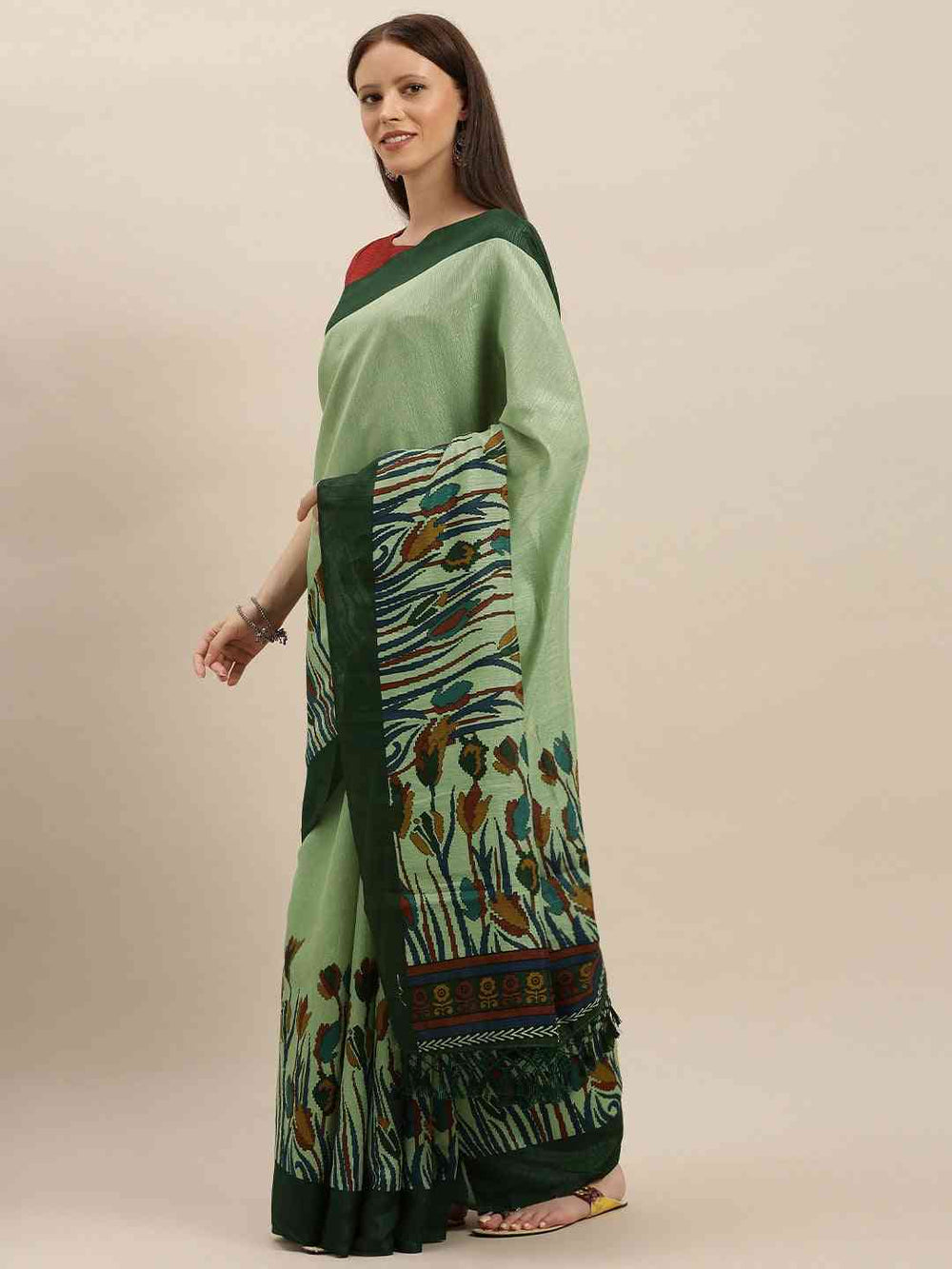 Latest Silk Saree With Solid Floral Print