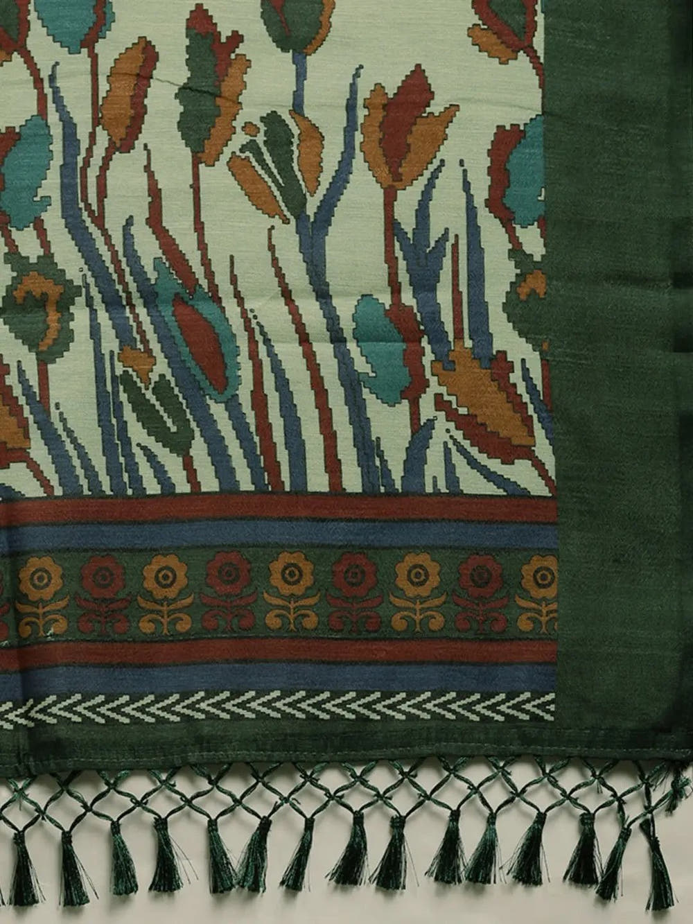 Latest Silk Saree With Solid Floral Print