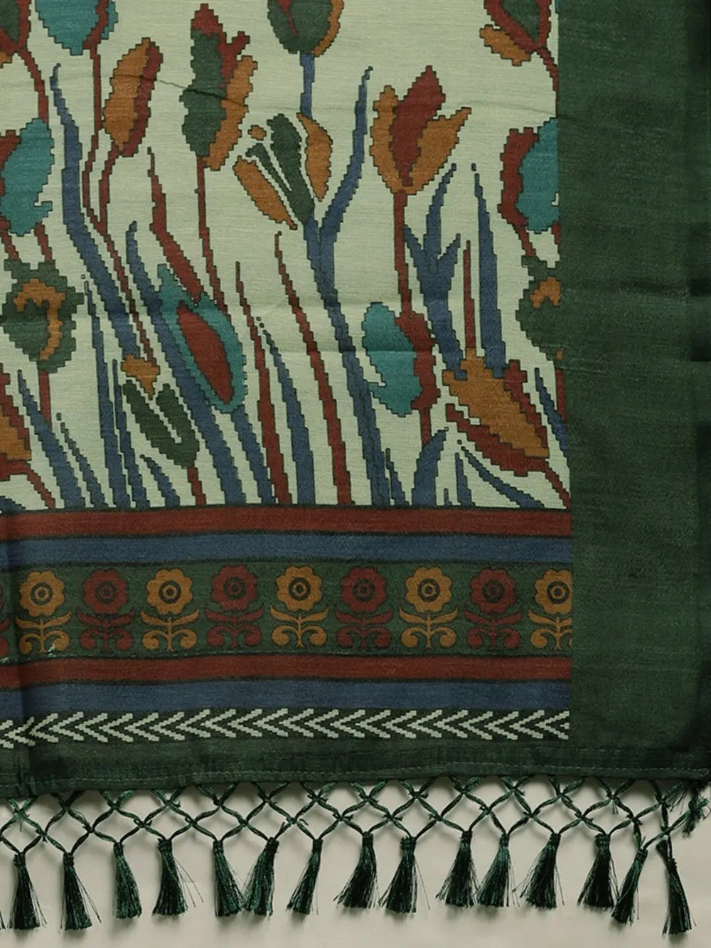 Latest Silk Saree With Solid Floral Print