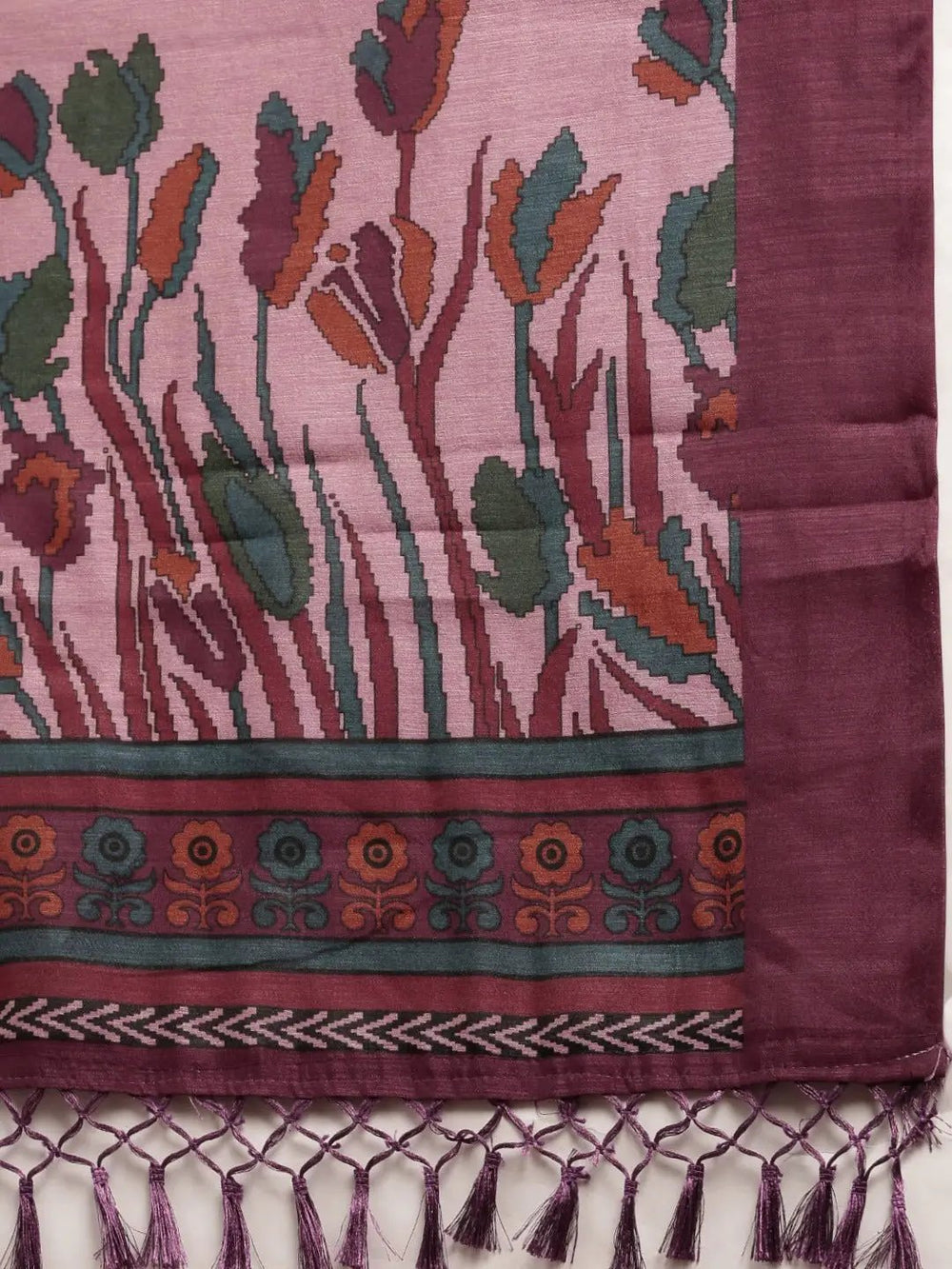  Stylish Silk Saree With Solid Floral Print