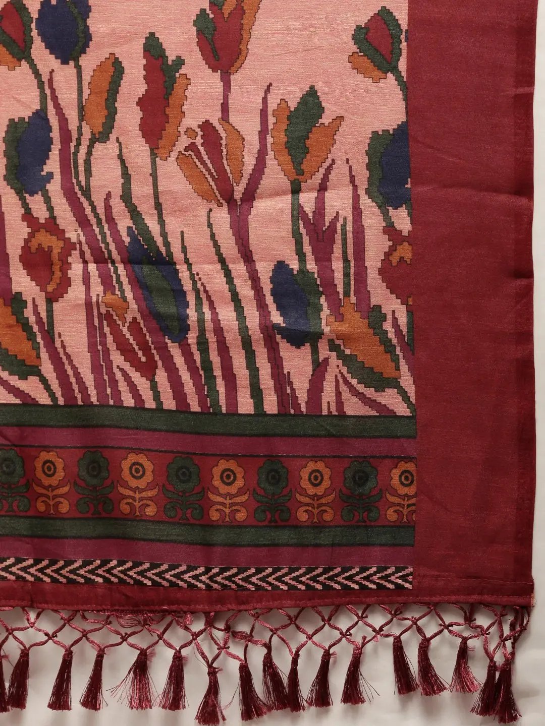 Stylish Silk Saree with Floral Print 