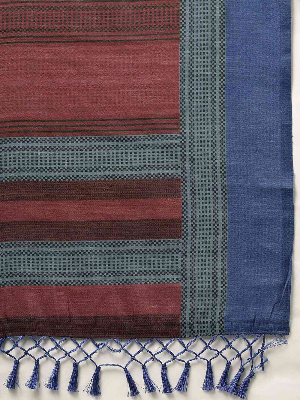 Beautiful Silk Saree With Geometric Prints