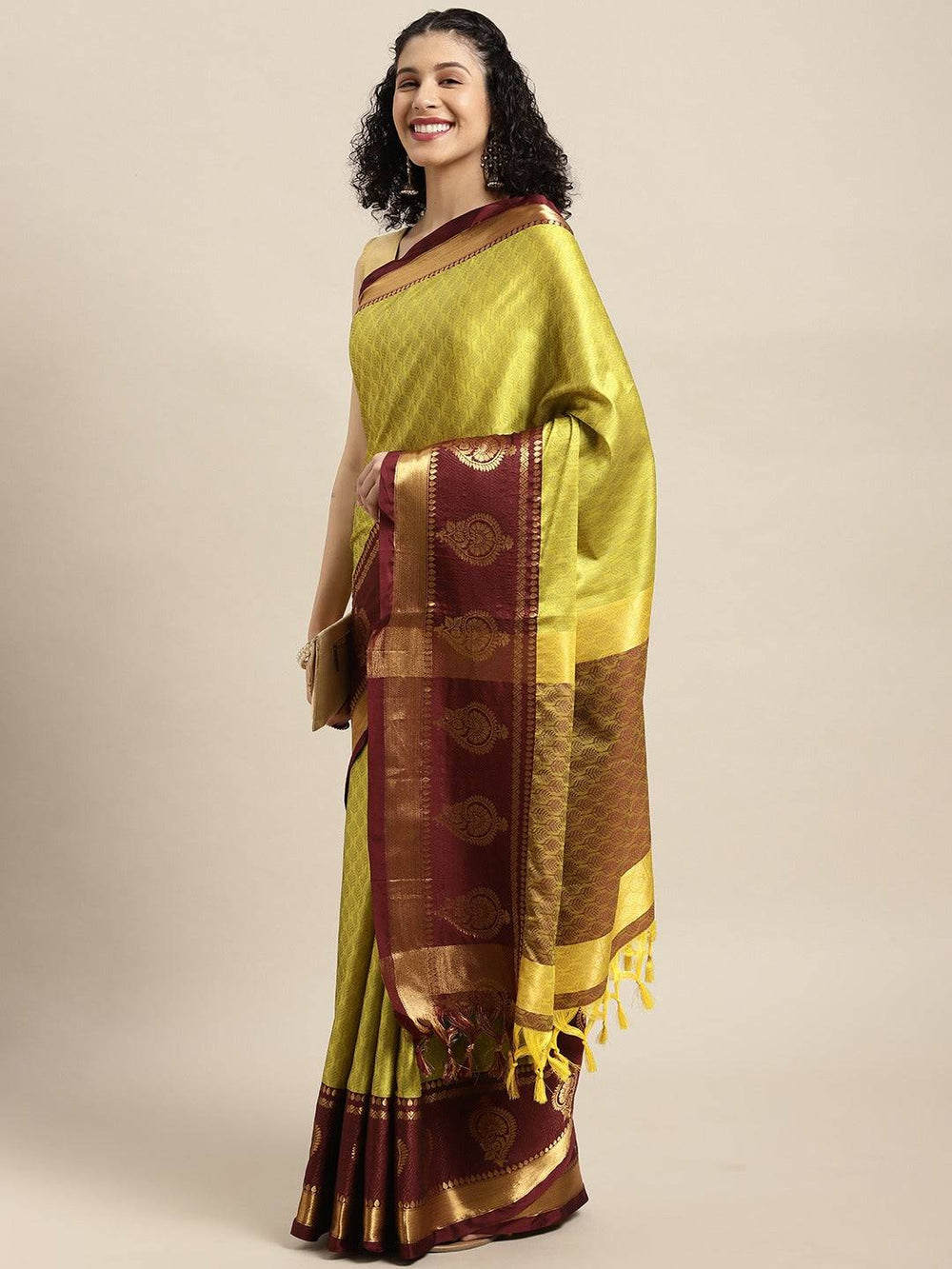 Uppada Cotton Silk Saree With Self Butti
