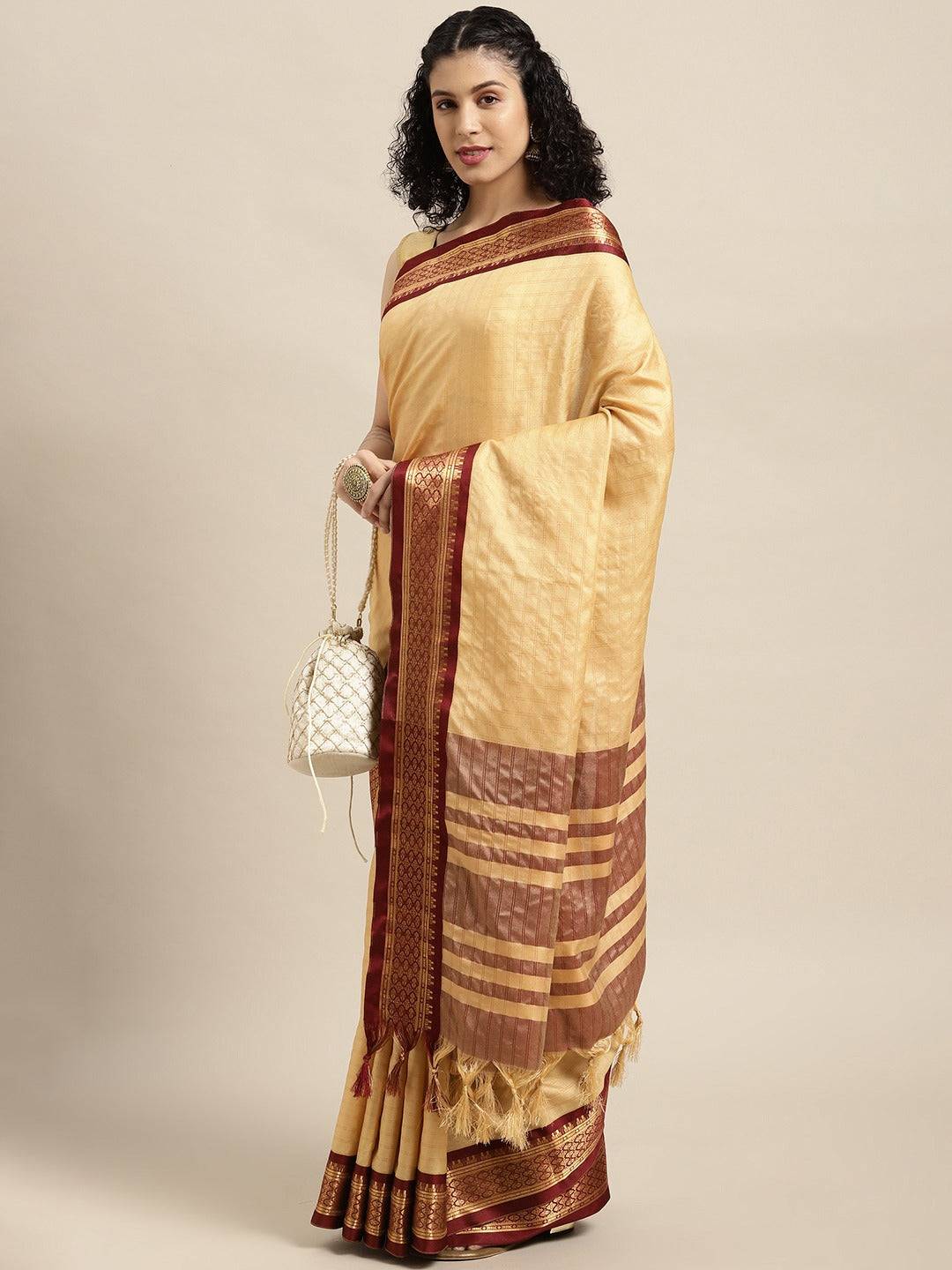 Uppada Cotton Silk Saree With Self Butti