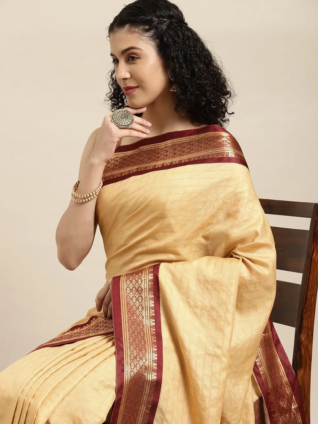 Uppada Cotton Silk Saree With Self Butti