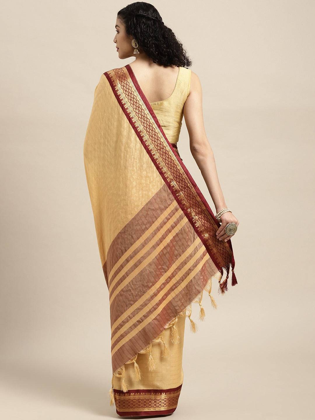 Uppada Cotton Silk Saree With Self Butti