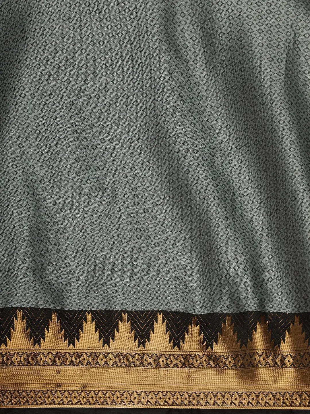 Uppada Cotton Silk Saree With Self Butti
