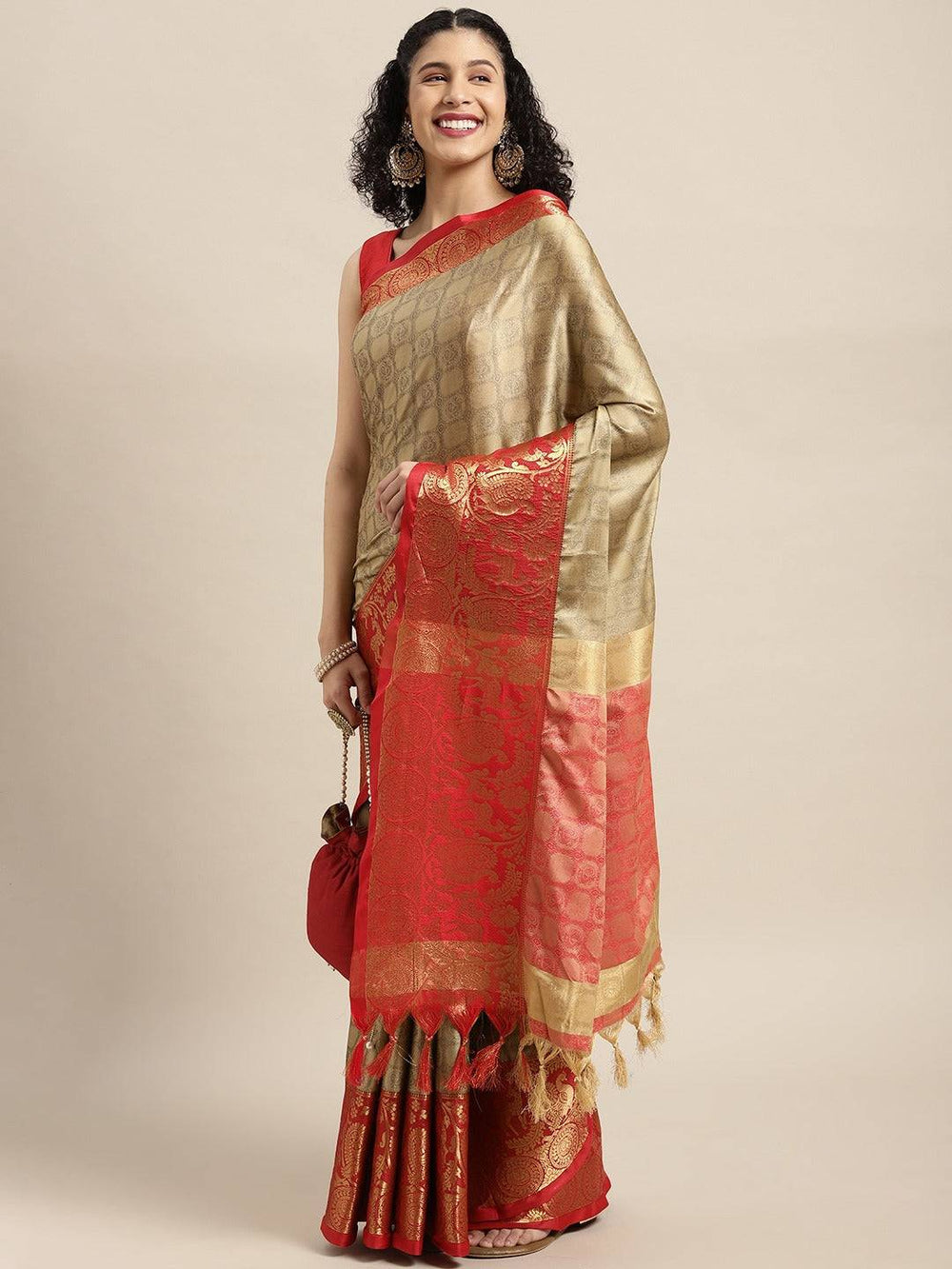 Uppada Cotton Silk Saree With Self Butti