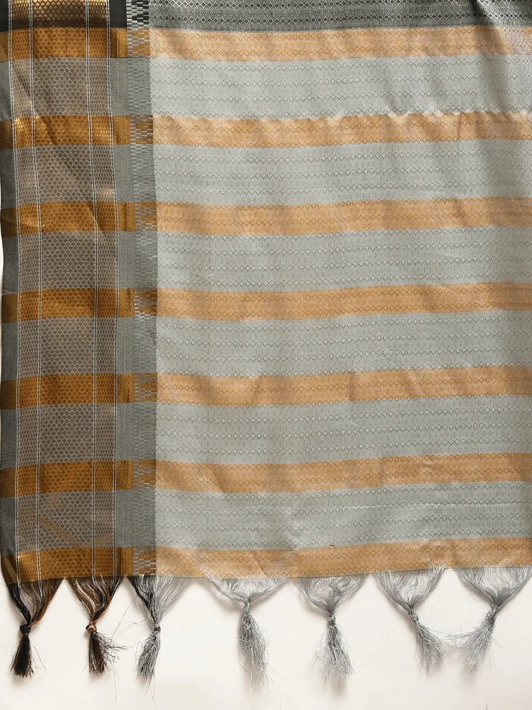 Uppada Cotton Silk Saree With Self Butti