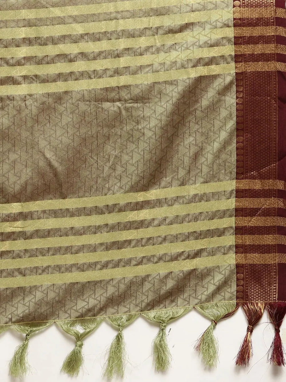 Self Butti Uppada Cotton Silk Saree at Vastranand.