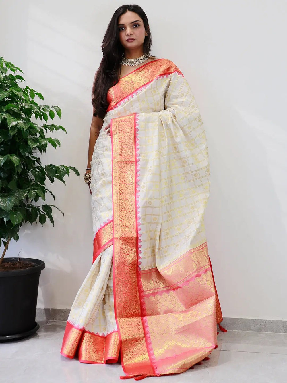 Attractive Gadwal saree showcasing temple border design