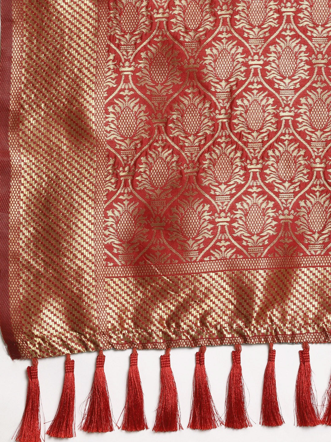 Stylish Patola Silk Saree With Woven Design & Zari Border
