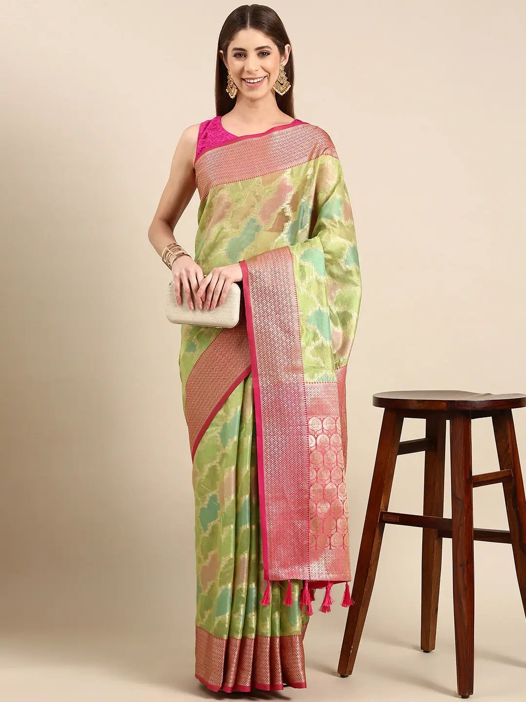 Soft Silk Kanjivaaram Saree With Ethnic Motif Border