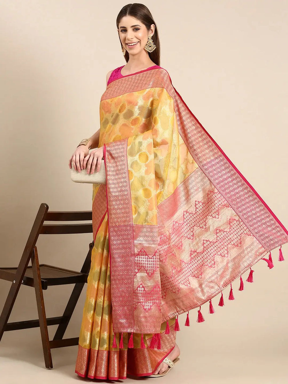 Soft Silk Kanjivaaram Saree With Ethnic Motif Border