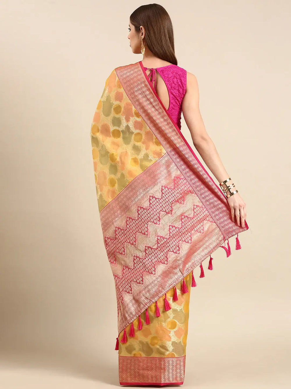 Soft Silk Kanjivaaram Saree With Ethnic Motif Border