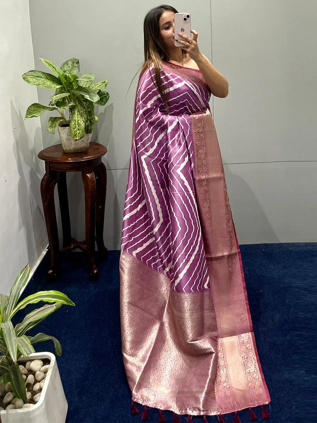 Full view of purple leheriya saree with intricate Kanchi zari border.