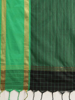 Stylish Uppada Checked Saree With Zari Border