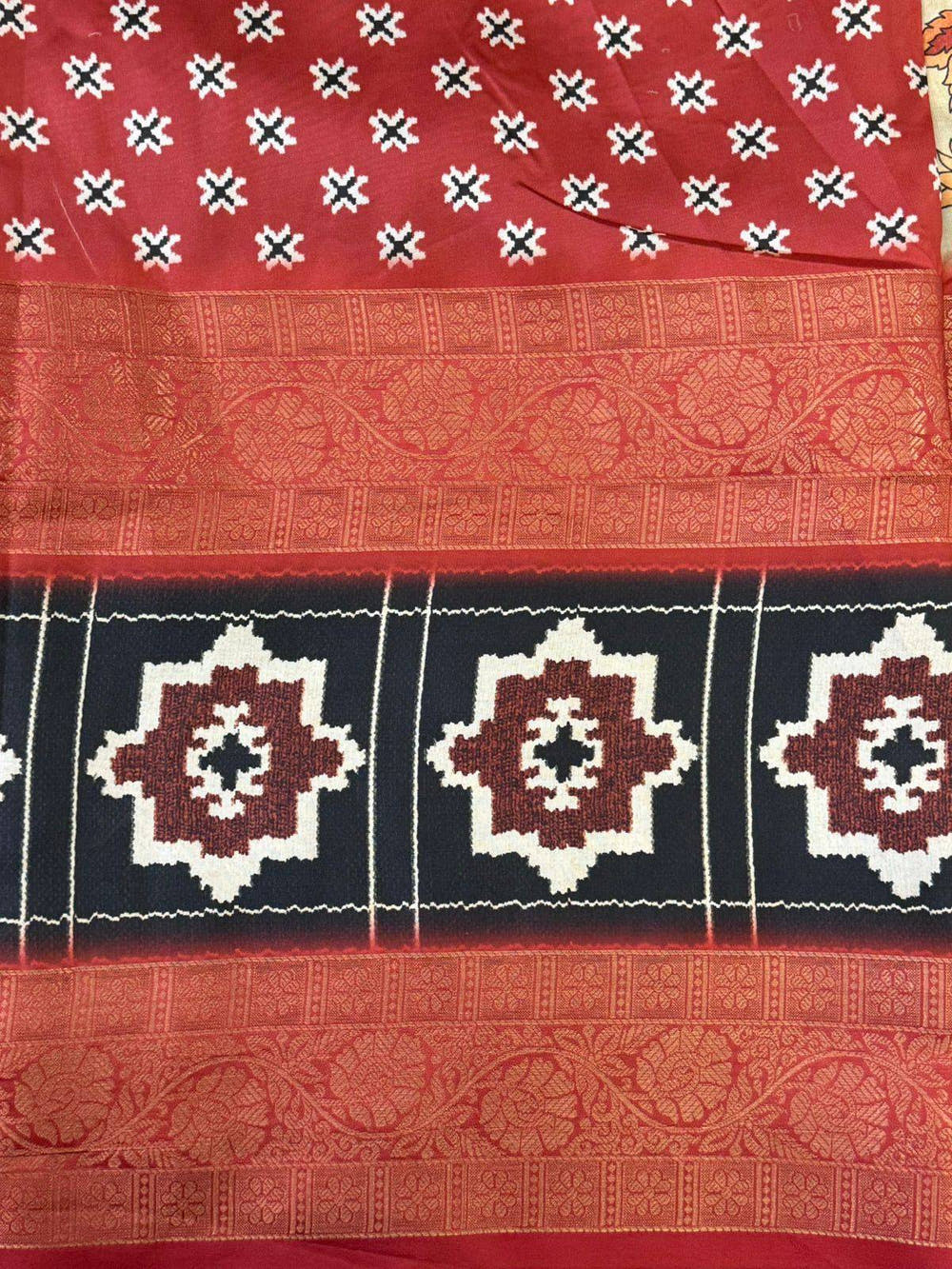 Artistic Cream Kalamkari Silk Saree


