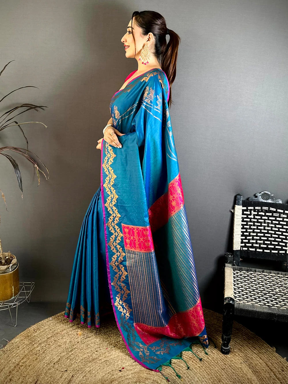 Celebrity Soft Silk Necklace Zari Weaving Saree