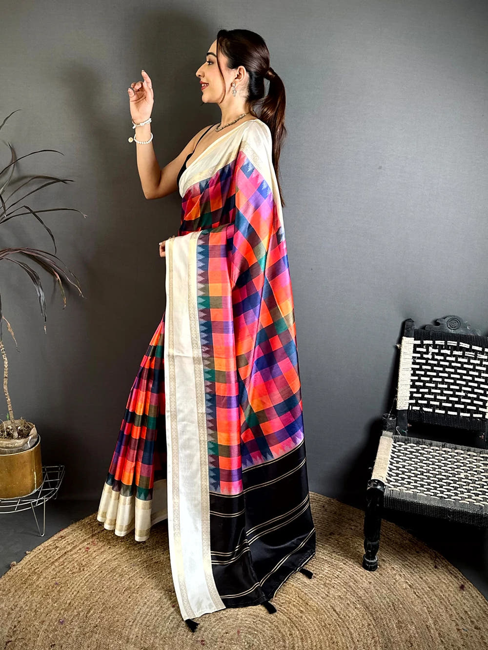 Elegant Paalum Pazhamum Printed Silk Saree