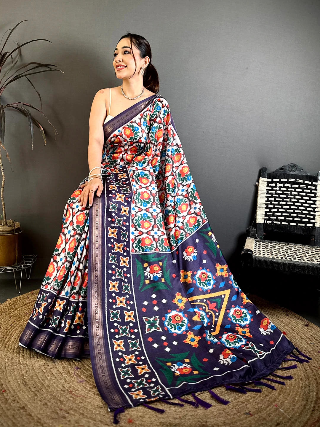Opulent Cream Soft Silk Ikkat Pattern Saree - view 4