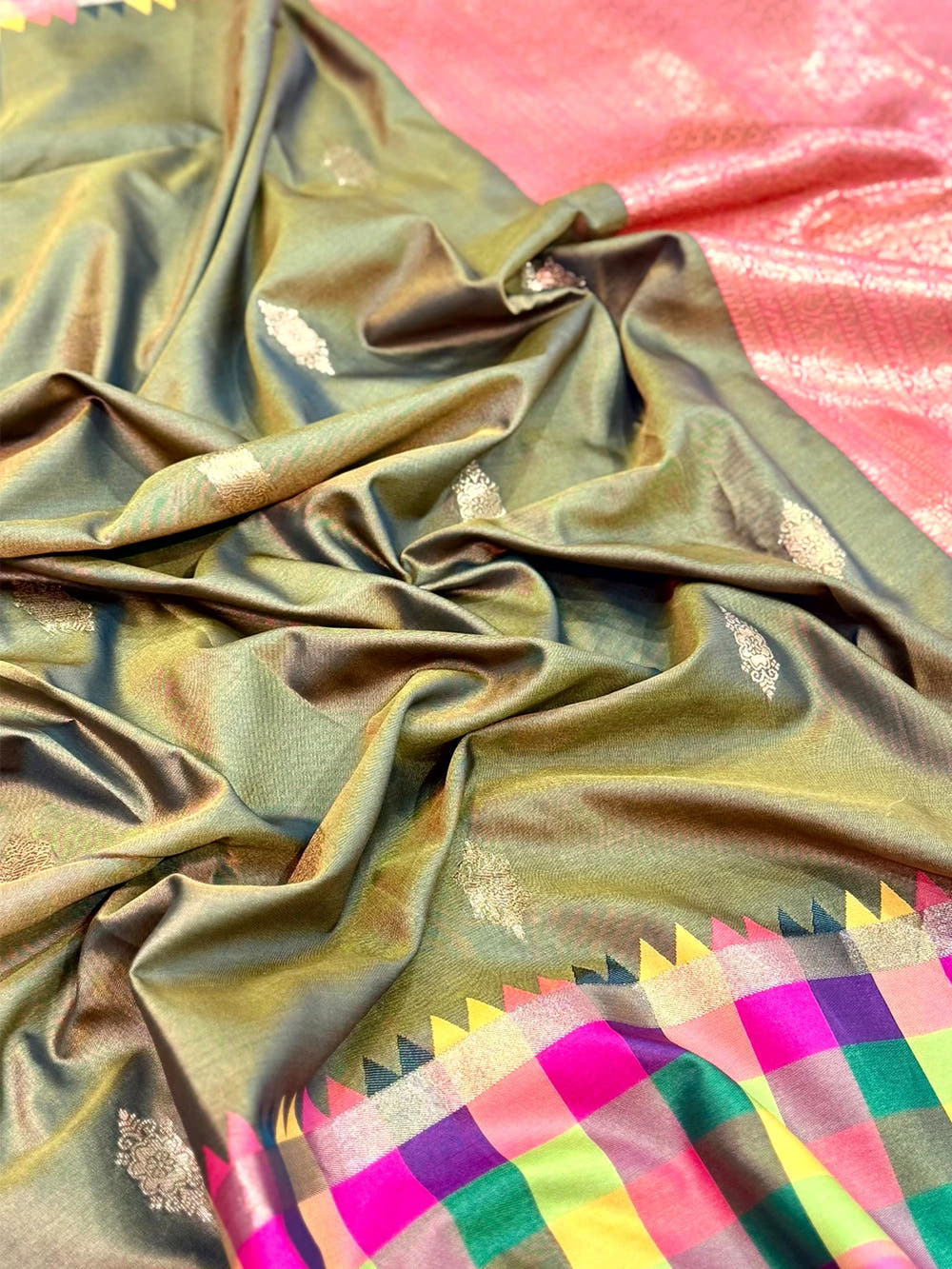 Celebrity Paalum Pazhamum Rich Pallu Silk Saree