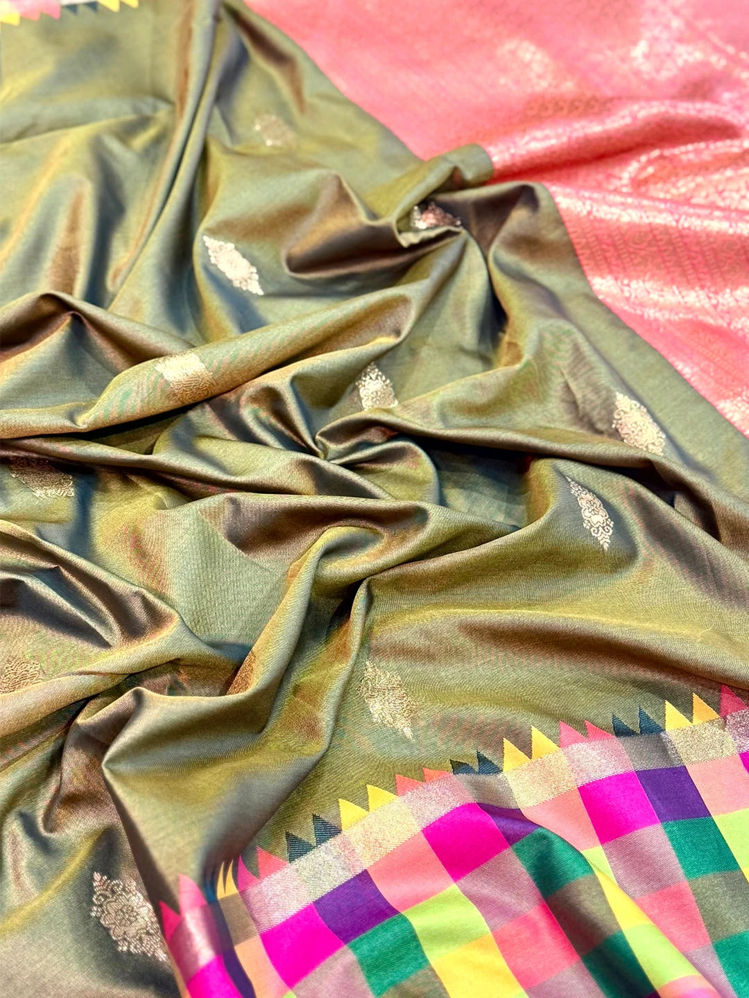 Celebrity Paalum Pazhamum Rich Pallu Silk Saree